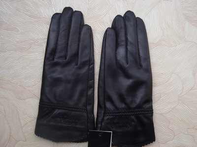 批發(fā)供應(yīng)品牌意大利華倫天努女式綿羊皮薄里手套 貨號(hào)510圖片,批發(fā)供應(yīng)品牌意大利華倫天努女式綿羊皮薄里手套 貨號(hào)510圖片大全,海寧市丁橋胖胖皮革制品廠-